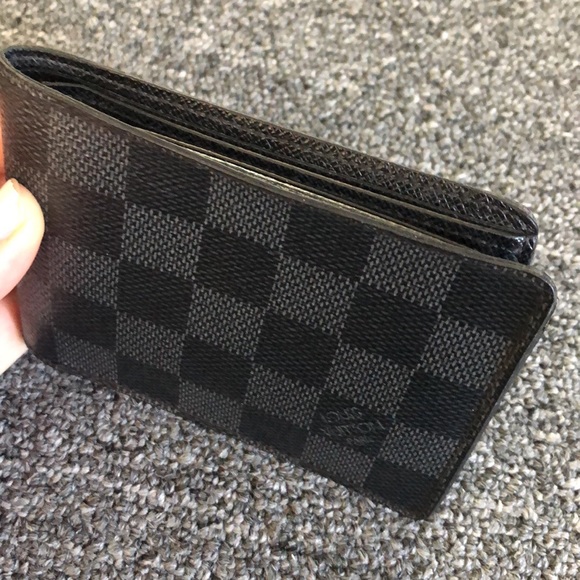 Men’s Louis Vuitton Multiple Wallet - Picture 7 of 10